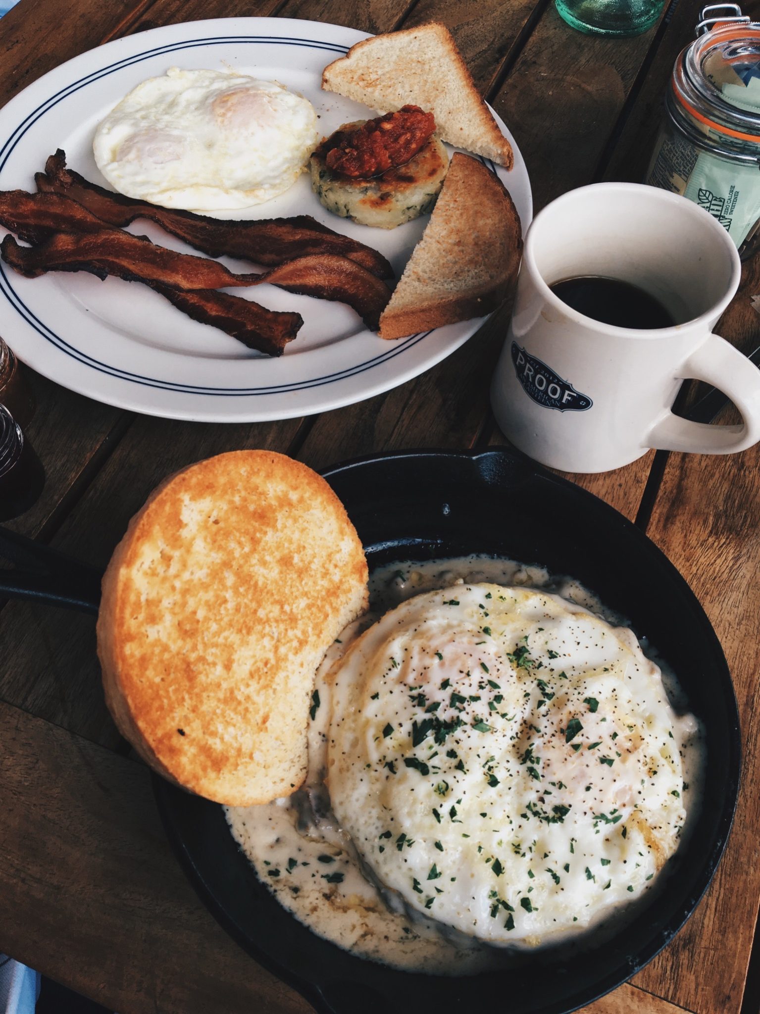 The bigger than Texas biscuits and gravy | Scottsdale Minimoon | Scottsdale, AZ travel | where to stay in Scottsdale, AZ | Scottsdale, AZ travel guide | hotels in Scottsdale, AZ || Dressed to Kill