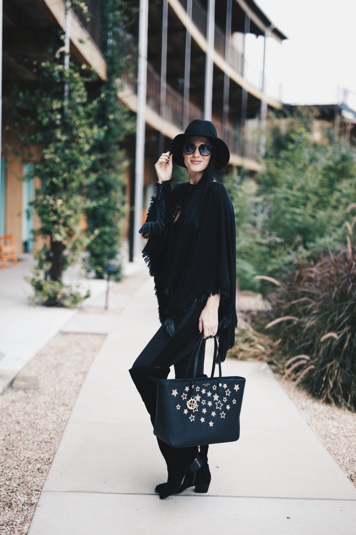 all black outfit for fall