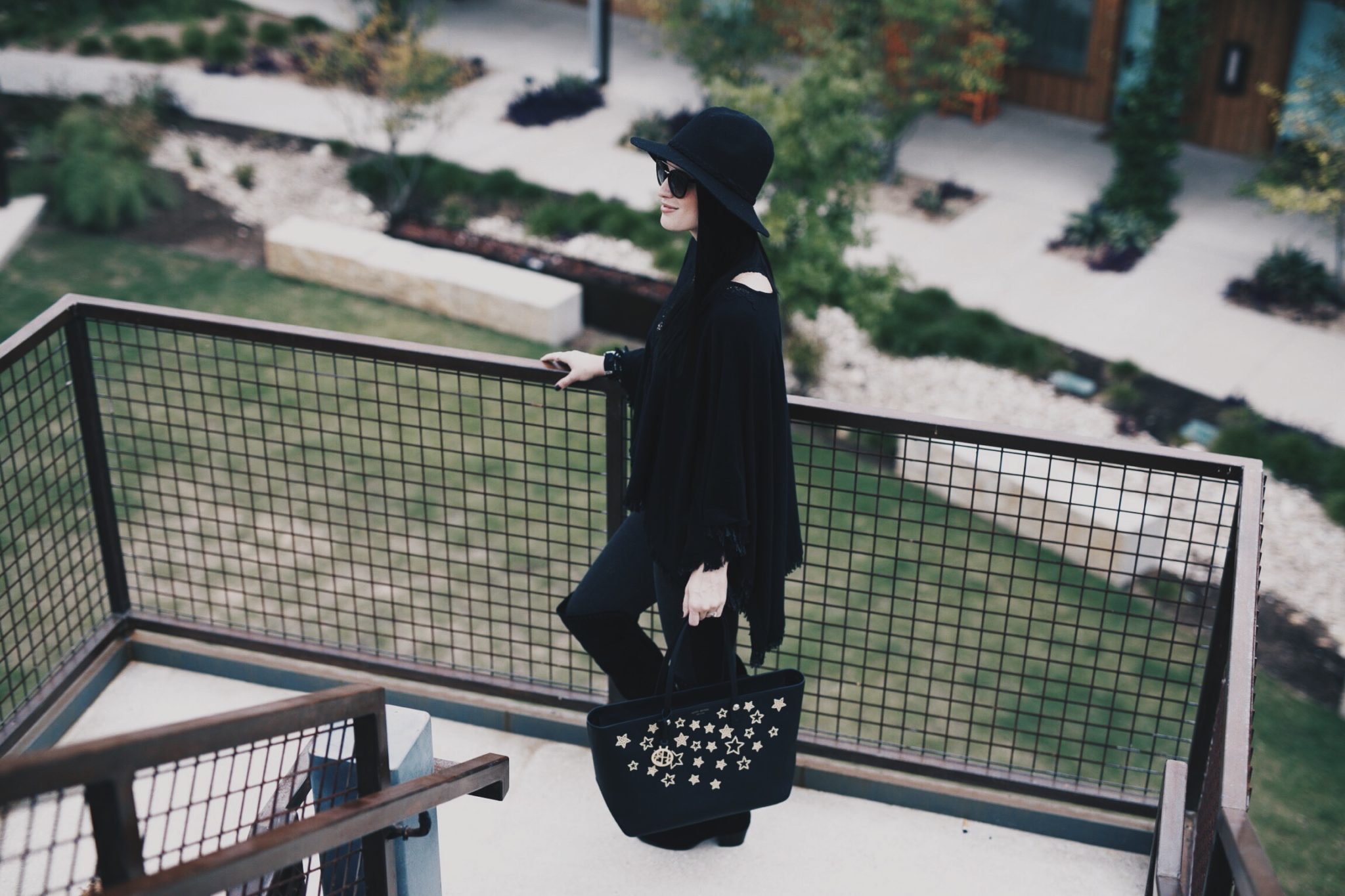 all black outfit for fall
