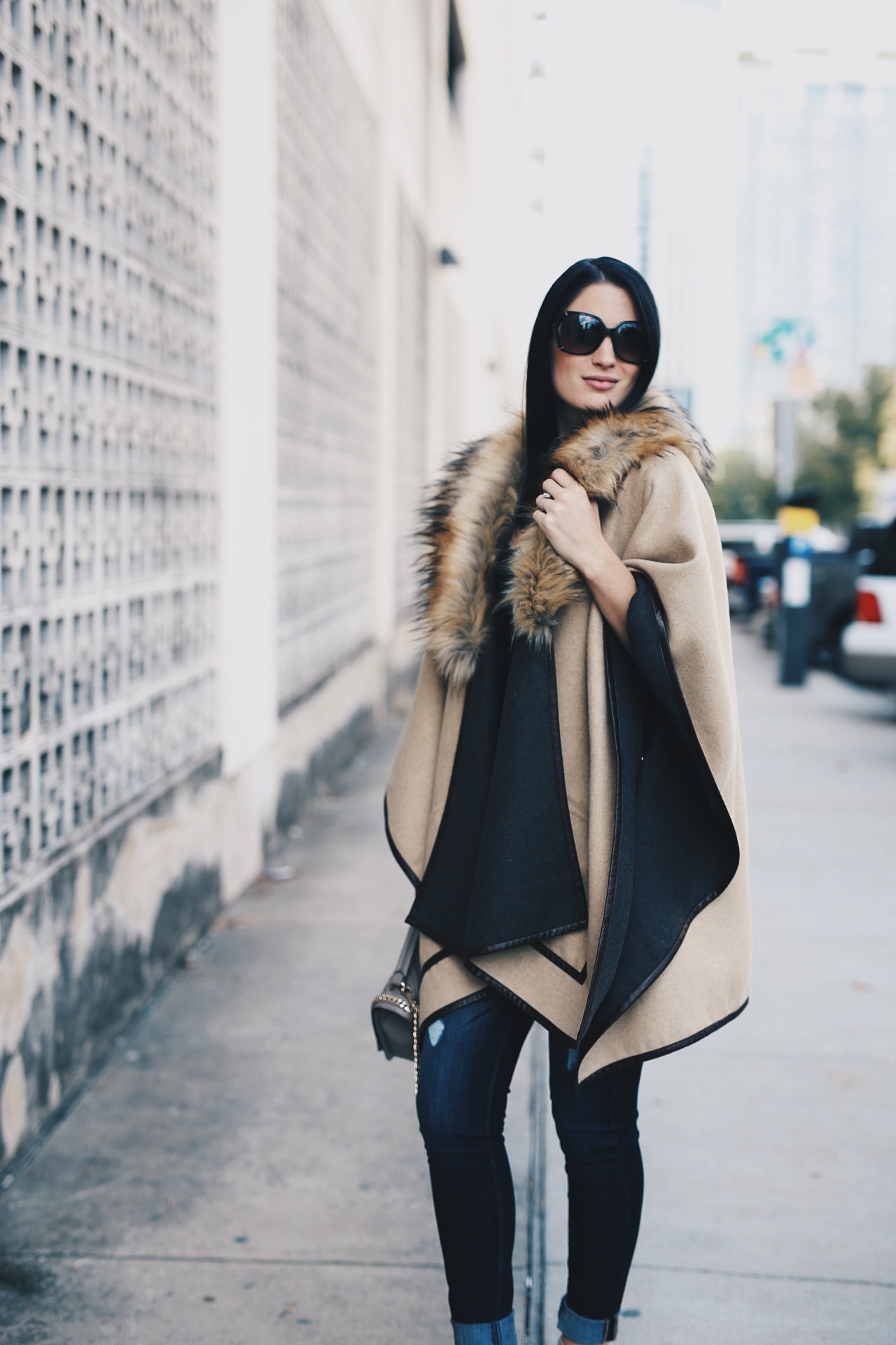 Faux Fur Cape | how to style a fur cape | how to wear a fur cape | faux fur fashion | styling faux fur | fall fashion tips | fall outfit ideas | fall style tips | what to wear for fall | cool weather fashion | fashion for fall | style tips for fall | outfit ideas for fall || Dressed to Kill #fauxfur #capestyle #furcape