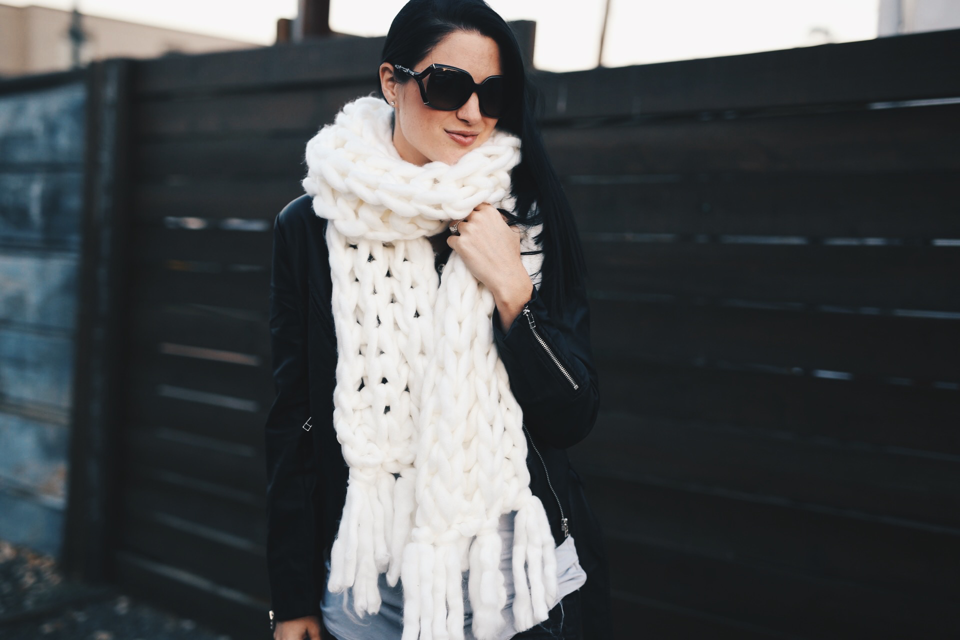 Ivory Chunky Knit Scarf | how to style a chunky knit scarf | how to wear a chunky knit scarf | chunky knit scarf style tips | fall scarves | scarves for fall and winter | fall fashion tips | fall outfit ideas | fall style tips | what to wear for fall | cool weather fashion | fashion for fall | style tips for fall | outfit ideas for fall || Dressed to Kill  #chunkyscarf #knitscarf #scarvesforwomen 