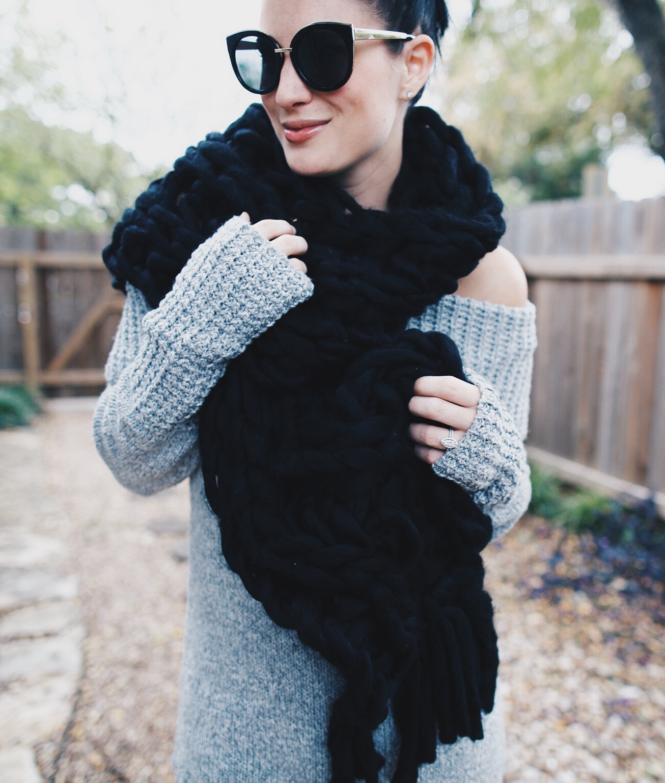 Black Chunky Knit Scarf | how to style a chunky knit scarf | how to wear a chunky knit scarf | chunky knit scarf style tips | fall scarves | scarves for fall and winter | fall fashion tips | fall outfit ideas | fall style tips | what to wear for fall | cool weather fashion | fashion for fall | style tips for fall | outfit ideas for fall || Dressed to Kill  #chunkyscarf #knitscarf #scarvesforwomen 