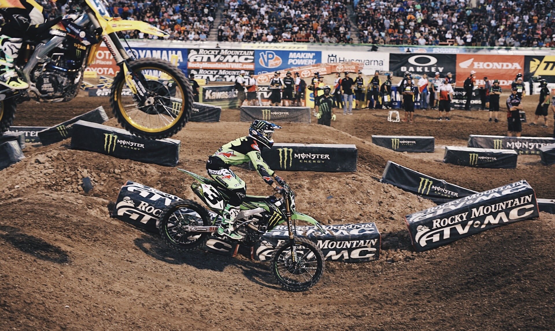 DTKAustin shares her experience at the last 2017 Supercross race of the season in Las Vegas.