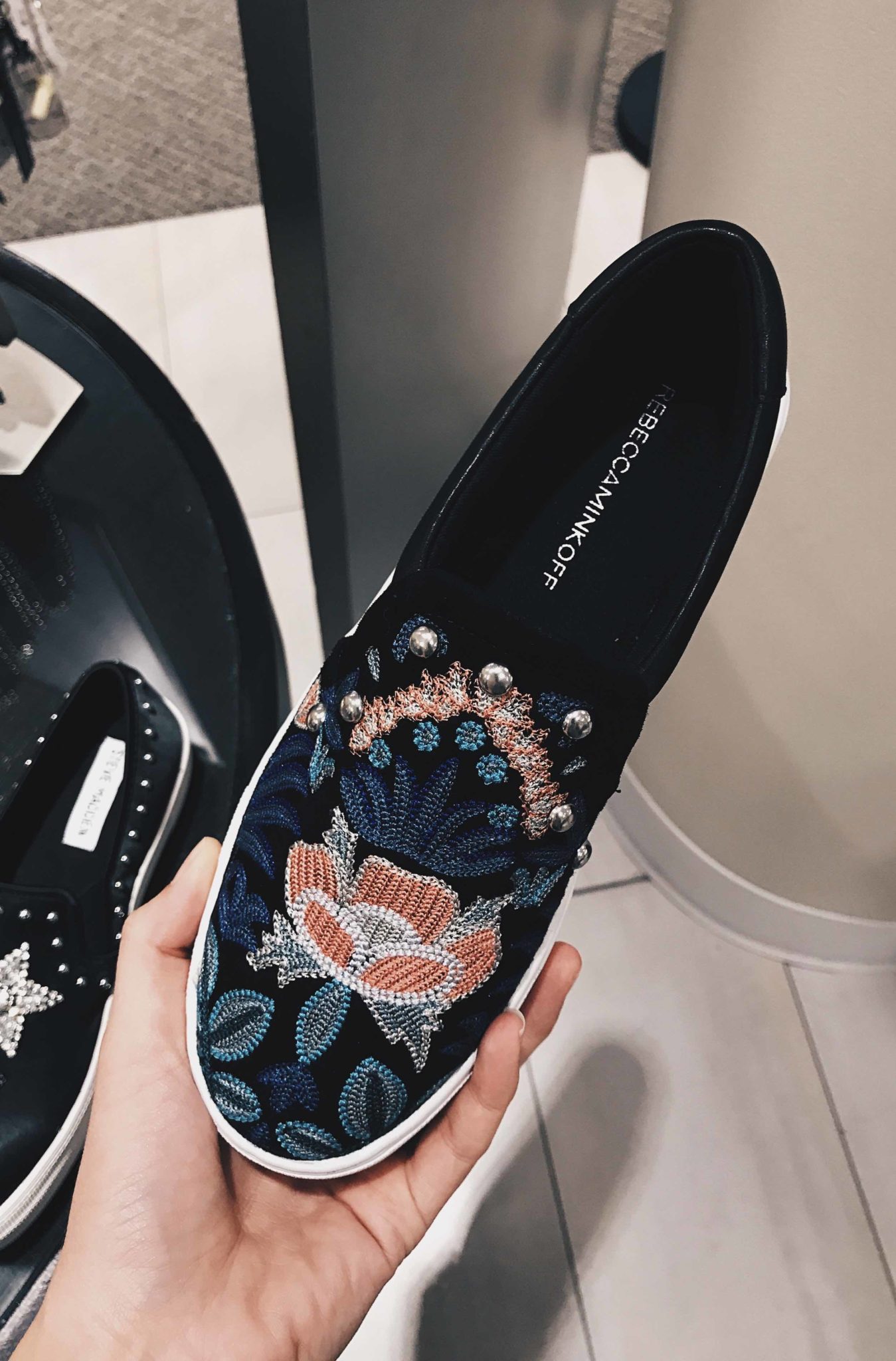 Austin Blogger DTKAustin has compiled a try-on guide of her top picks from the Nordstrom Anniversary Sale that are still in stock!