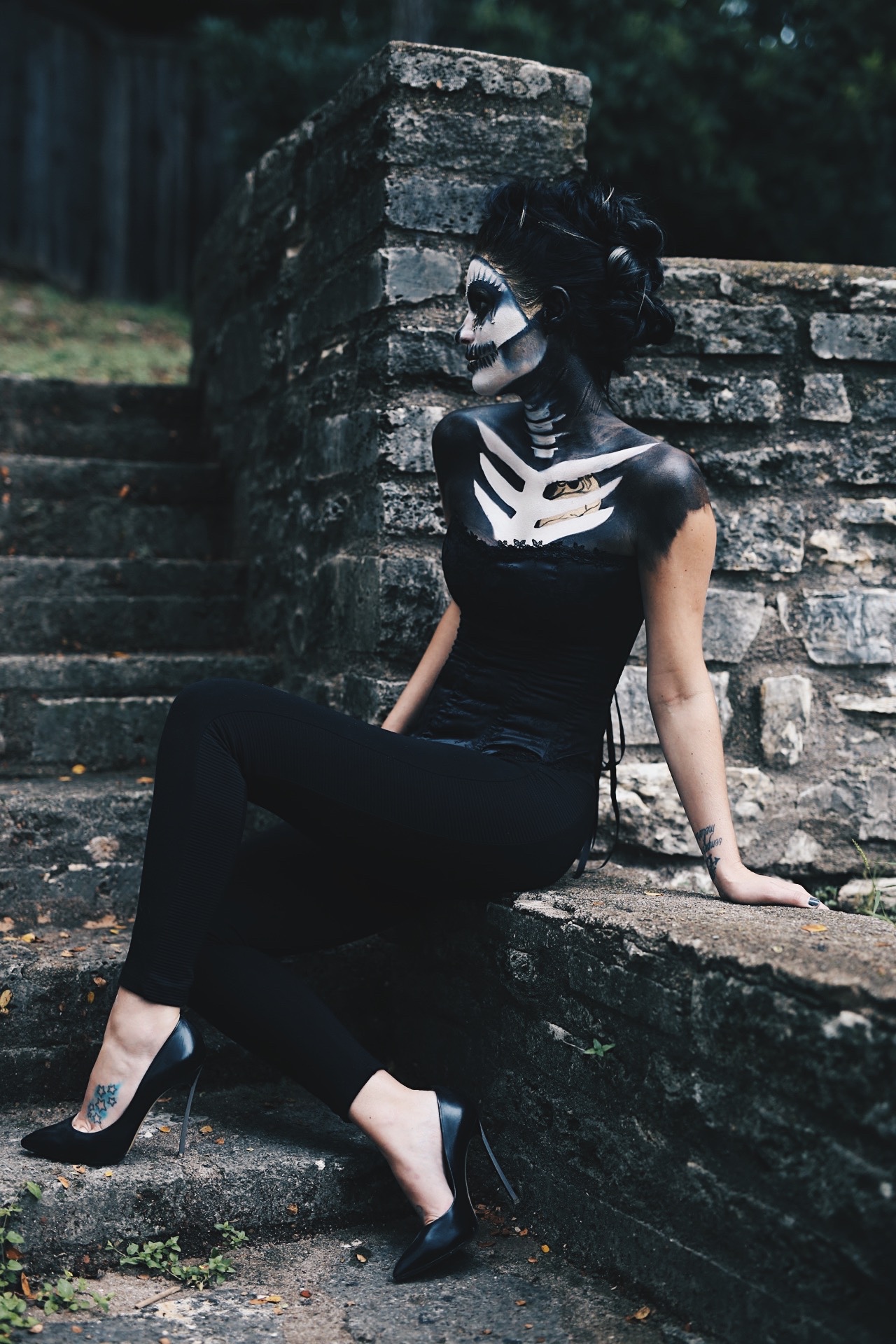Austin Blogger DTKAustin shares her sexy skeleton costume with full face and body paint for Halloween. | halloween makeup ideas | halloween costume ideas | how to do makeup for halloween | halloween inspired makeup ideas | makeup tips for halloween || Dressed to Kill