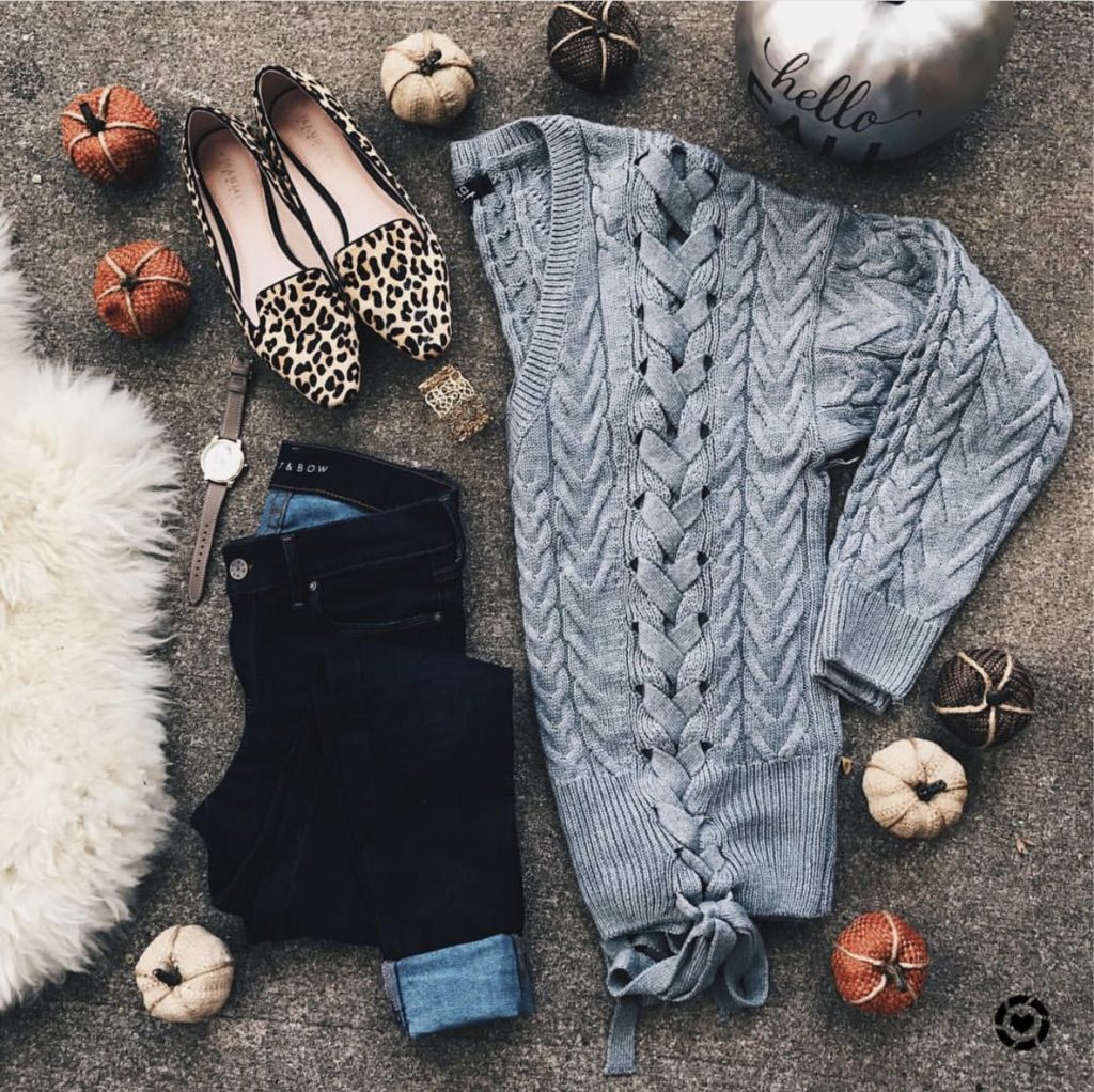 Lace up grey cableknit sweater