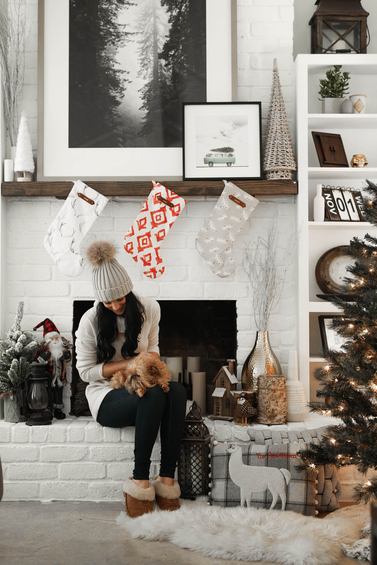 DTKAustin is sharing tips on how to pick the perfect wall art for large living spaces with Minted for the holidays.
