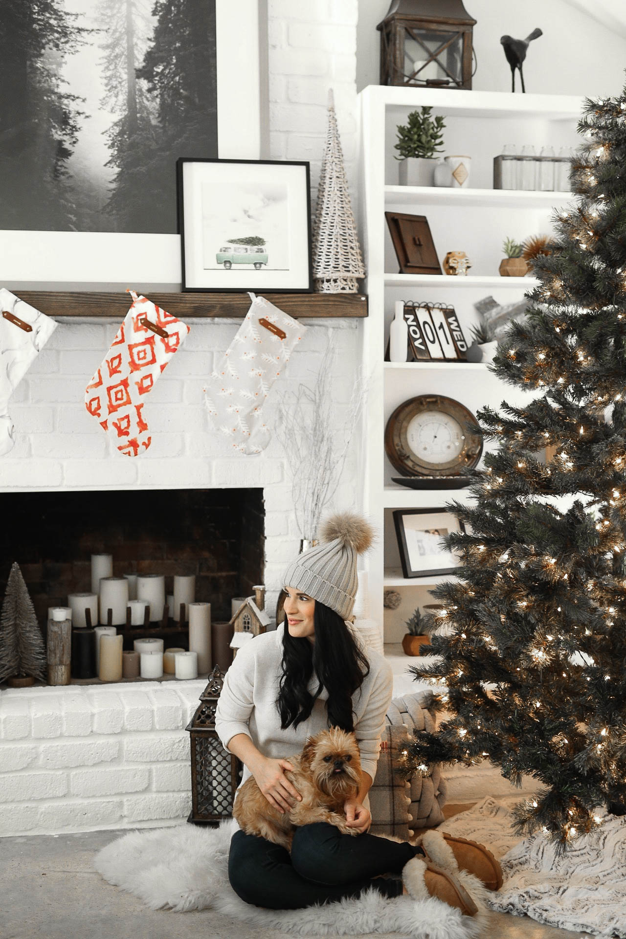 DTKAustin is sharing tips on how to pick the perfect wall art for large living spaces with Minted for the holidays.