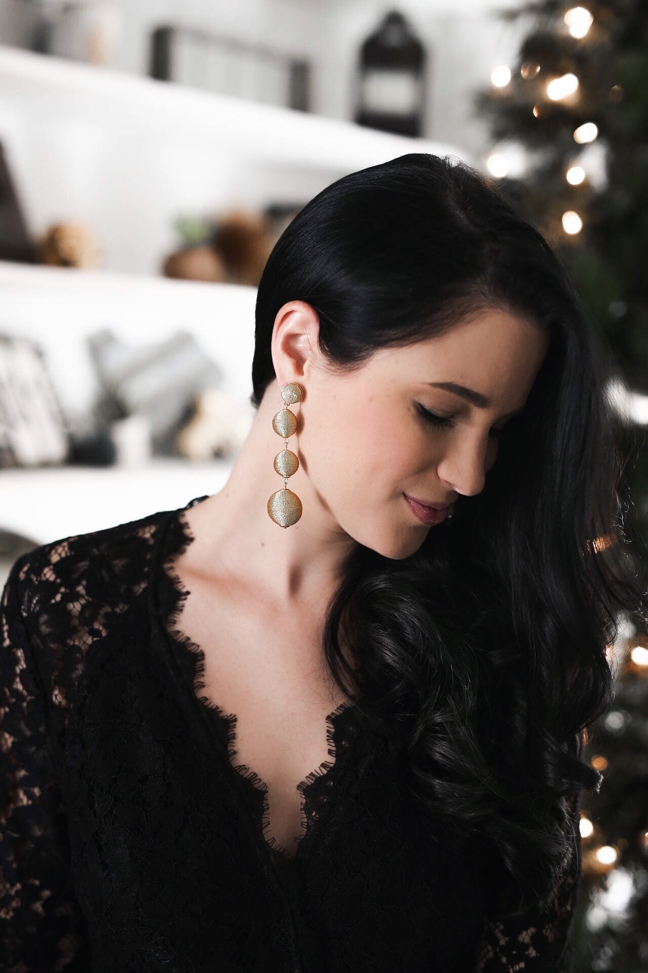DTKAustin shares her go-to holiday jewelry with Baublebar. Save 25% with code GIFT25! | Baublebar Jewelry Best Sellers | Holiday Gift Guide | holiday jewelry | what to wear for the holidays | holiday accessories || Dressed to Kill #holidayjewelry #baublebar #holidayaccessories