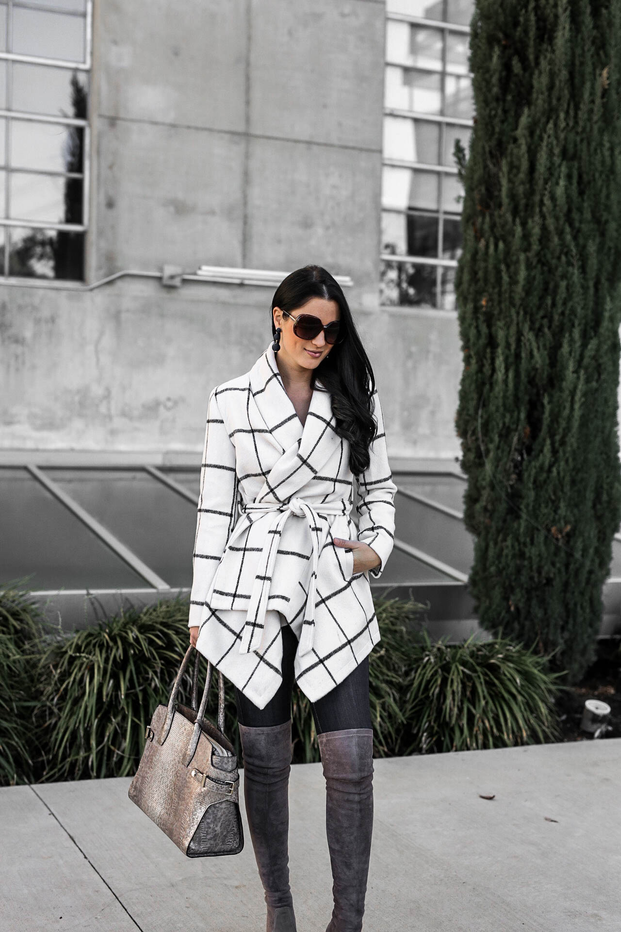 12 Wrap Coats Inspired by Meghan Markle's Engagement Outfit | how to style a wrap coat | wrap coat outfit ideas | winter coats | winter fashion tips || Dressed to Kill #wrapcoat #wintercoats #winterstyle