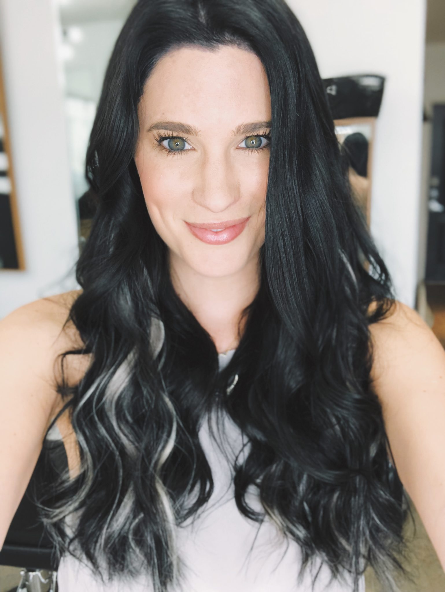 DTKAustin shares how to achieve different types of curls and waves with the T3 Convertible Interchangeable Curling Iron. - T3 Convertible Interchangeable Curling Wand Tutorial by popular Austin style blogger Dressed to Kill