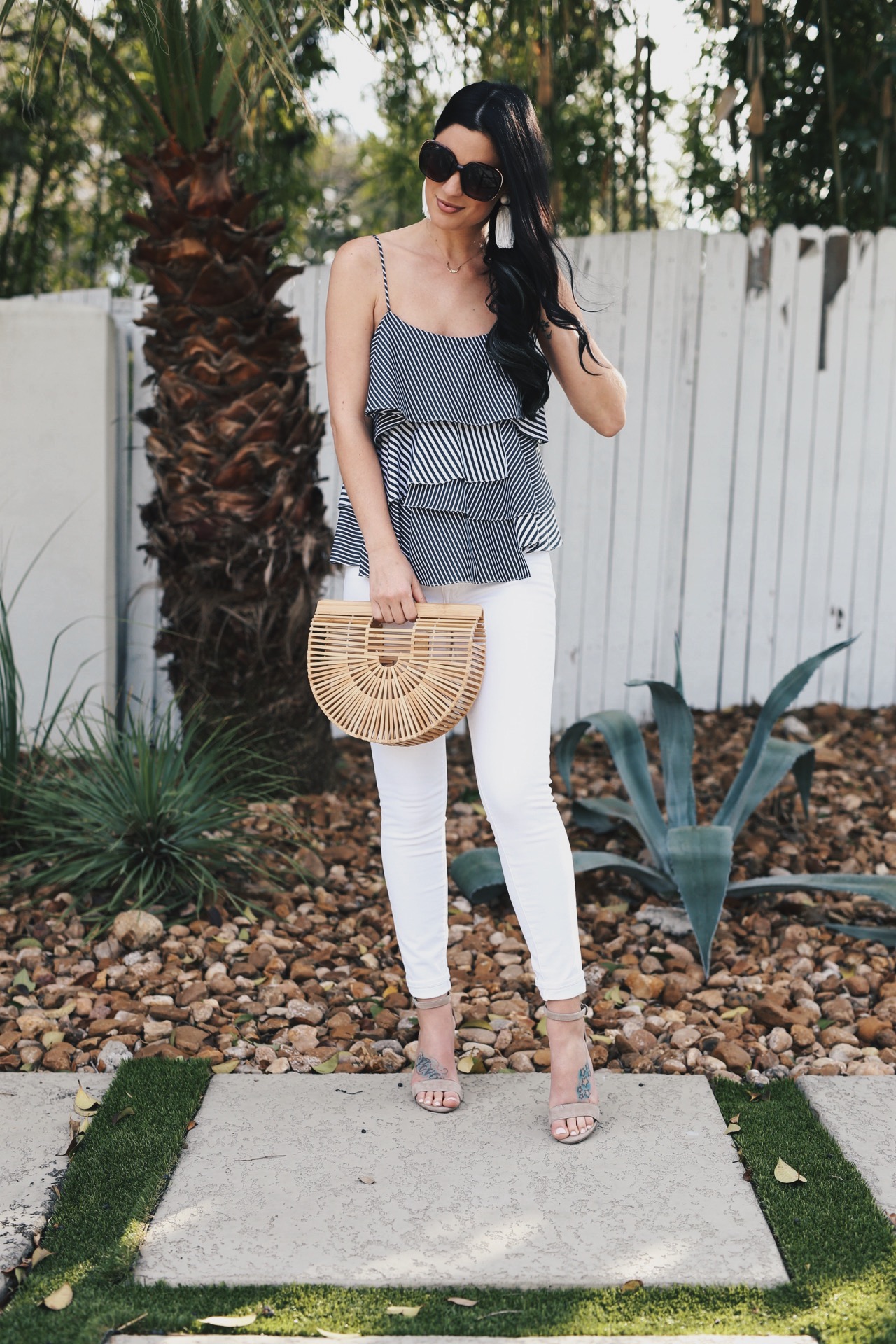 how to find the best pair of white denim | summer outfit ideas | white denim | what to pack for summer vacation | summer style ideas || Dressed to Kill #whitedenim #summeroutfit #packingtips - Finding the Perfect Pair of White Denim by popular Austin fashion blogger Dressed to Kill